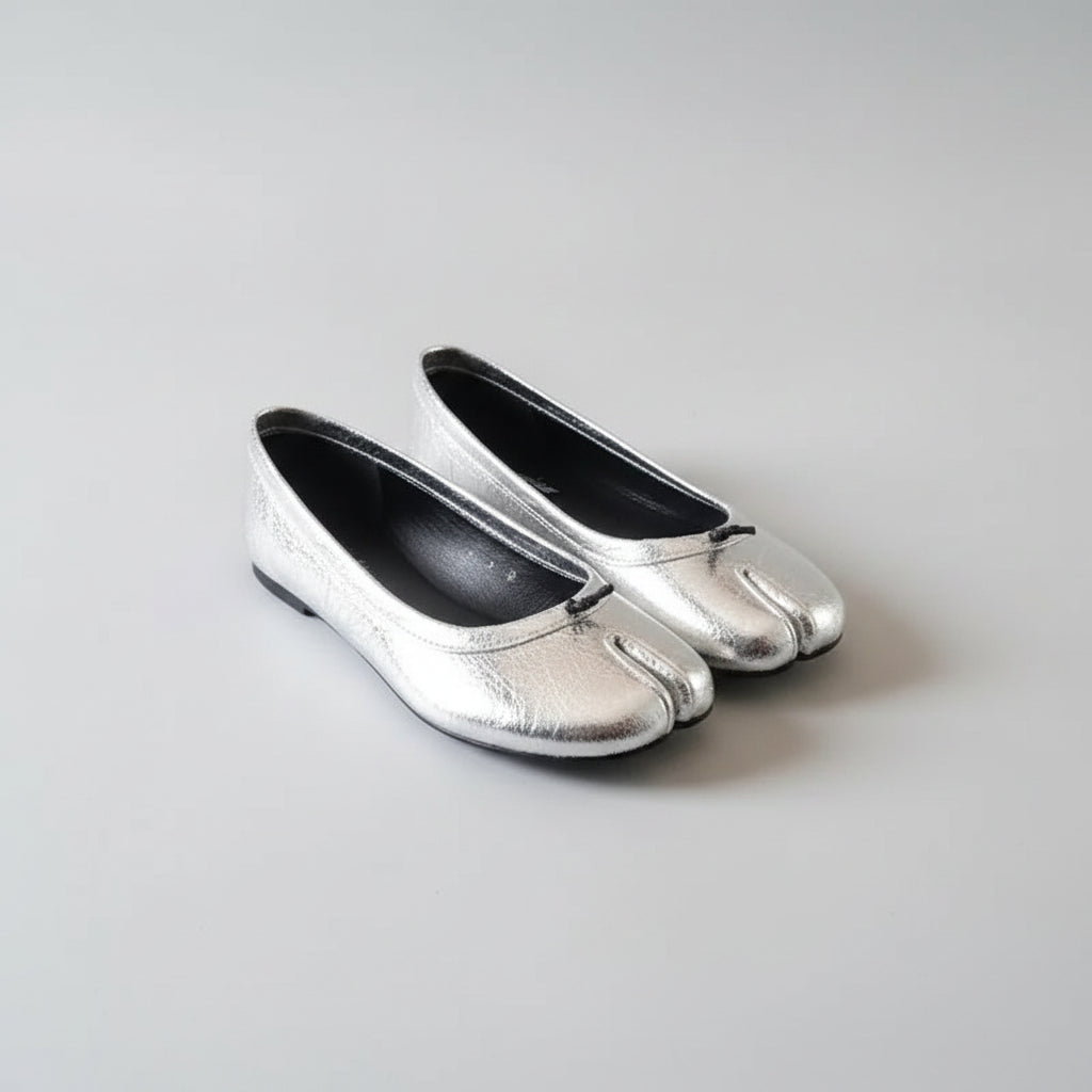 Tabi Flats Cracked Leather